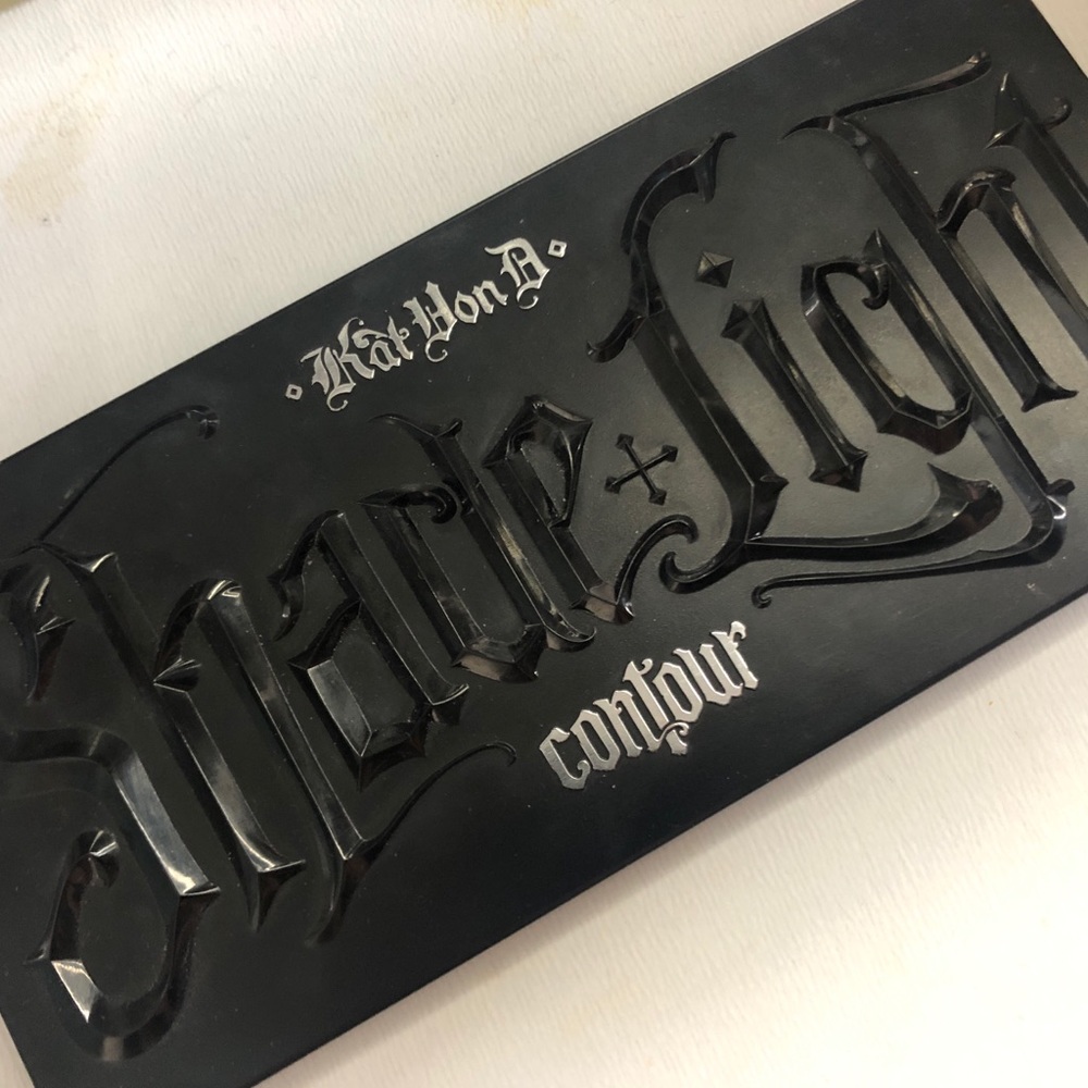 KAT VON D SHADE & LIGHT CONTOUR PALETTE